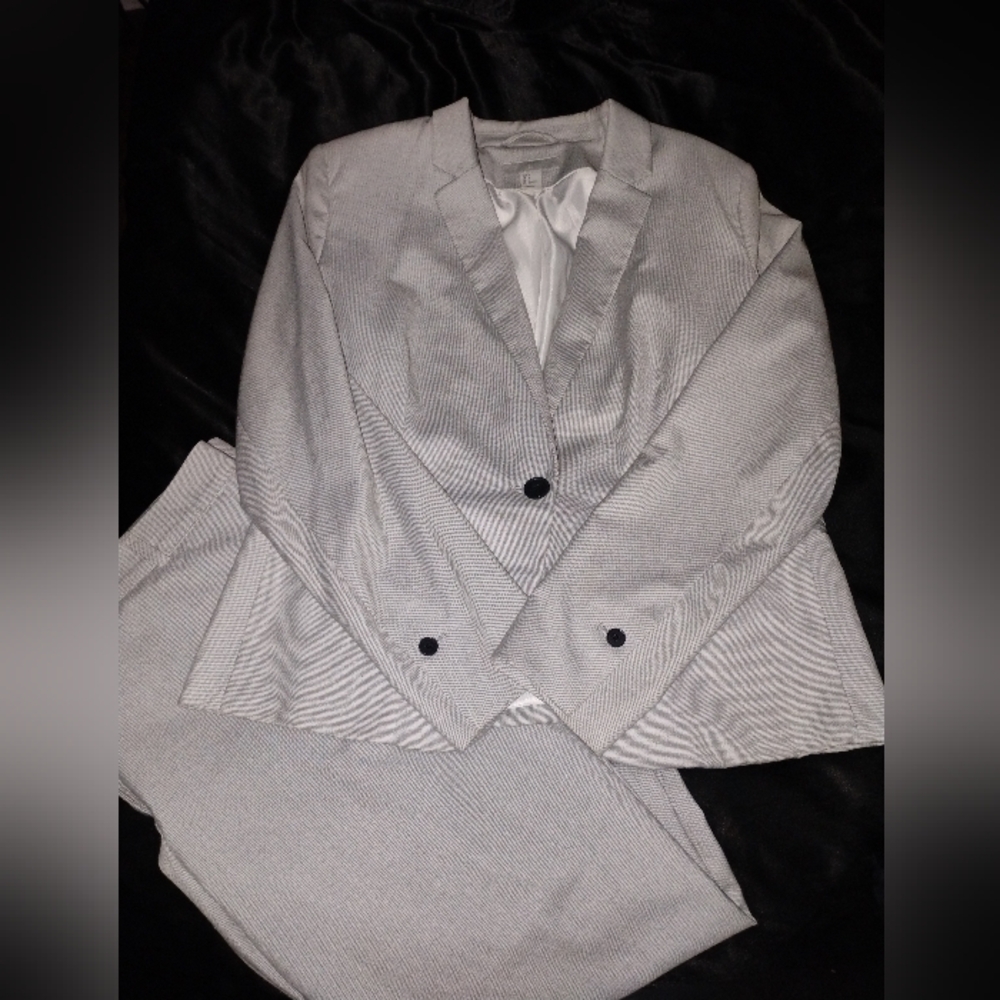 Classic Gray Women's 2pc Suit